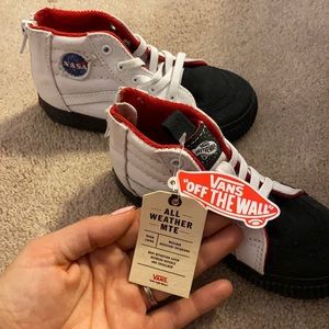 NWT Vans NASA-Off the Wall toddler 9
